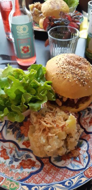 Jackfruit burger at Monkey Mood in Bordeaux