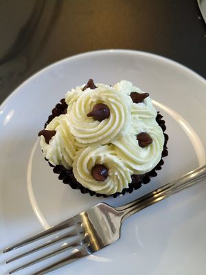 Vegan mint chocolate cupcake at Vegan Deva in Chester