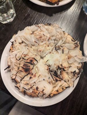 Fuggazetta at Pizzería Güerrín in Buenos Aires