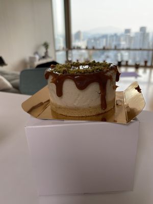 Chz cake side view   at For Four Bread 포포브레드 in Seoul