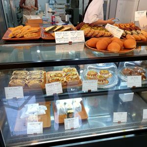 more of everything at For Four Bread 포포브레드 in Seoul