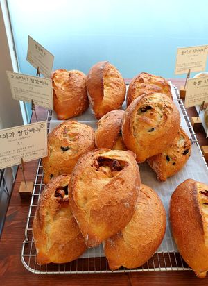 more bread at For Four Bread 포포브레드 in Seoul