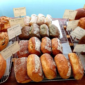 more at For Four Bread 포포브레드 in Seoul