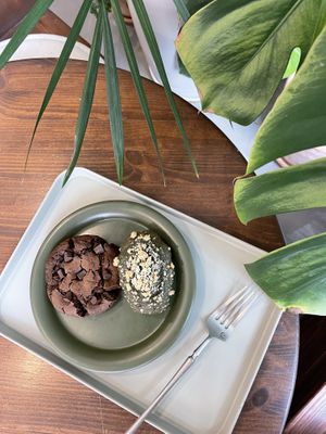 Chocolate cookie and Madeleine   at For Four Bread 포포브레드 in Seoul