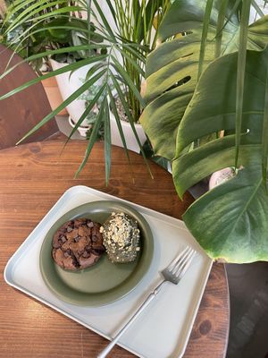 Chocolate cookie and Madeleine   at For Four Bread 포포브레드 in Seoul