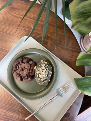 Old/ off cookie   at For Four Bread 포포브레드 in Seoul