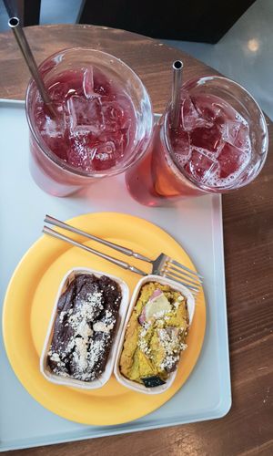 2 ades and 2 poundcakes at For Four Bread 포포브레드 in Seoul