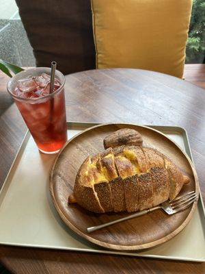   at For Four Bread 포포브레드 in Seoul