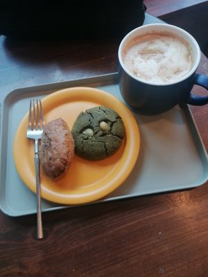 Matcha cookie and earl gray Madeleine at For Four Bread 포포브레드 in Seoul