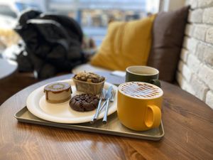 Tarta de queso + bizcocho de platano + galleta de choco + Cafe de caramelo + tea verde at For Four Bread 포포브레드 in Seoul
