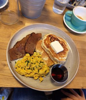  at HBW Coffee in Stirling