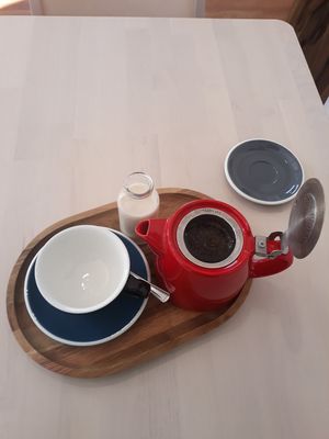 Pot of loose leaf tea at HBW Coffee in Stirling