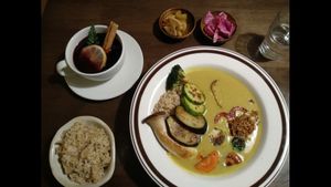 the vin chaud 뱅쇼 was so nice! just like everything else basically at Choi So Han Ggi - 최소한끼 in Mokpo