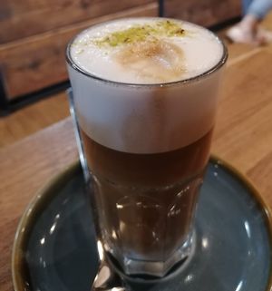 Pistachio Latte with almond milk (4.9€) at Tomo Cafè in Dusseldorf