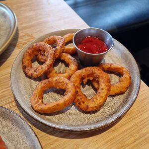 onion rings at Ellis Gourmet Burger in Amsterdam
