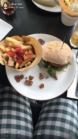 Crazy Red Veggie without mayo and Fries at Ellis Gourmet Burger in Amsterdam