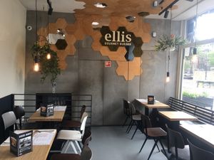 Shop from the inside at Ellis Gourmet Burger in Amsterdam