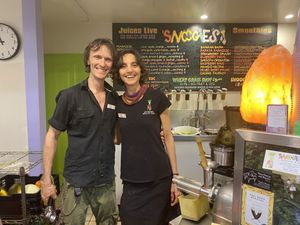 The lovely owners  at Snoogies Health Bar in Cairns