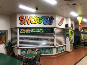 Front of shop at Snoogies Health Bar in Cairns