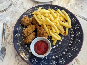 Ch*cken bites at VeganE & Saint Vegan in South West London