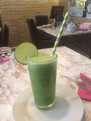 Wow, the most amazing heavenly divine🌟drink of the gods and goddess called Happy’s VeganE Green💚Plant🌱Power Juice at VeganE & Saint Vegan in South West London