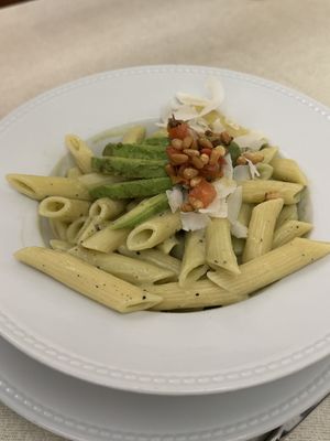 Avocado pasta  at Incomum in Sintra