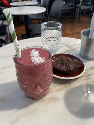 Smoothie y brownie.   at Abigail's Cafe in Lagos