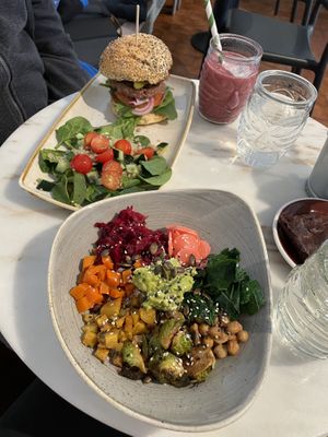 Hamburguesa y bowl   at Abigail's Cafe in Lagos