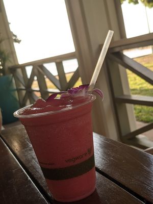 Strawberry smoothie at Barefoot Beach Cafe in Honolulu