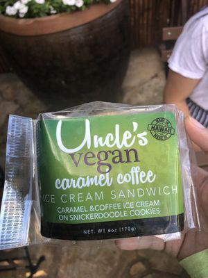 Ice cream sandwiches at Barefoot Beach Cafe in Honolulu