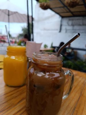 Iced caramel latte with soy milk at Eco Brunch in Arequipa