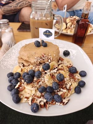 Banana berry crunch pancakes (it's veeeeeery sticky with the pb) at Eco Brunch in Arequipa