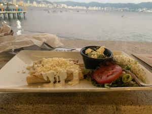 Not vegan, but on the menu it says vegetarian with the V on the top, that says also they can make it vegan. I said vegano, and it was with cheese and chicken. I returned it. at 100% Natural in Acapulco