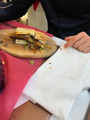 Frankfurt y Späztle: salchicha alemana (vegana) at Masero in Huelva