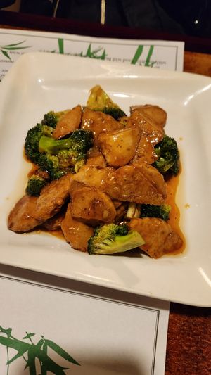 Vegan chicken with broccoli at Veggie Heaven in Denville