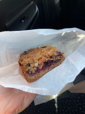 Berry crumble bar vegan at The Black Bear - temporarily closed in Denali