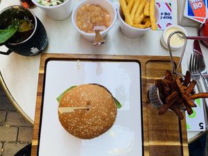 Maincorse. 
Vegan burger with sweetpotatos. 
And ruber/apple compot at Humphrey's  in Zwolle