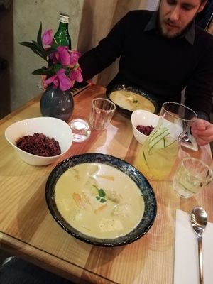 We both had the Mist Yellow Curry 🥘 at Mist in Prague
