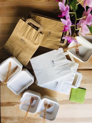 Mist vegan dishes takeaway 😊 at Mist in Prague