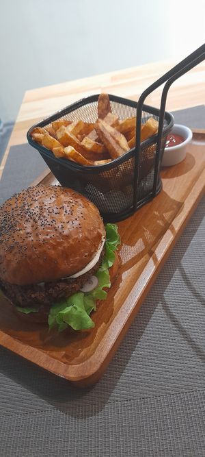 Veggie burger at Gjelber in Tirana
