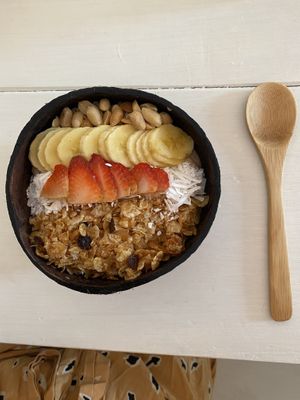 Smoothie bowl frutos rojos  at Coco Bowl in Salento