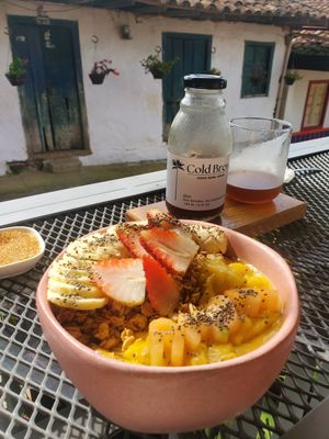 Tropic Smoothie bowl 10/10, cold brew 10/10 at Coco Bowl in Salento