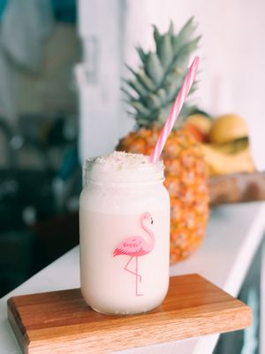 Beautiful drinks, fresh and organic products. All the drinks there are made with natural products and in the moment, no syrup or artificial colors at Coco Bowl in Salento