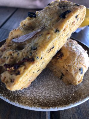 vegan focaccia  at Dulan Cape Cafe 都蘭海角咖啡 in Donghe