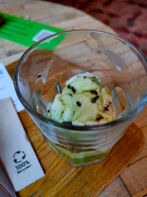 Vegan matcha affocato at Catlove Coffee in Gijon