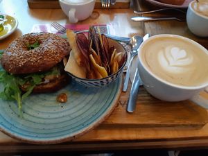 vegan power bagel at Catlove Coffee in Gijon
