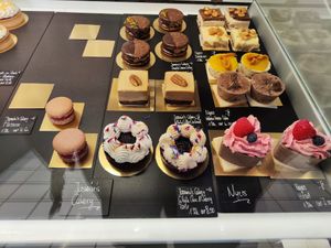 Macarons at Devi Deli göttlich vegan in Zurich