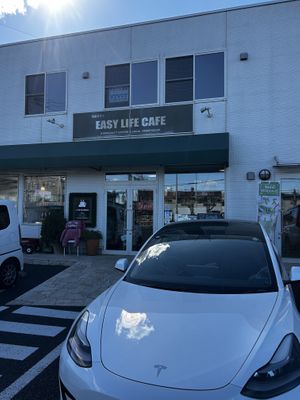   at Easy Life Cafe in Narita