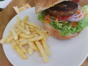 Hamburguer vegan Super grande e saboroso. at Paso a Nivel in O Porrino