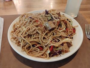 Spaghetti with tofu and veggies at Paso a Nivel in O Porrino